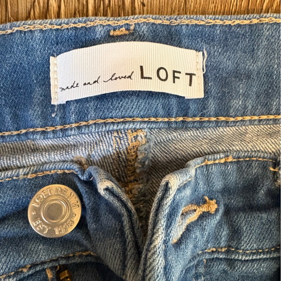 HP 🎉 LOFT Womens Girlfriend Jeans Size 28 / 6 Relaxed Fit Blue Denim - Picture 3 of 4